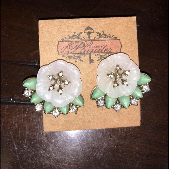 Plunder Earrings new - Picture 2 of 2